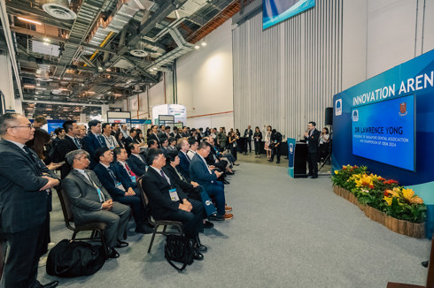 53664038396 F24deaa198 B